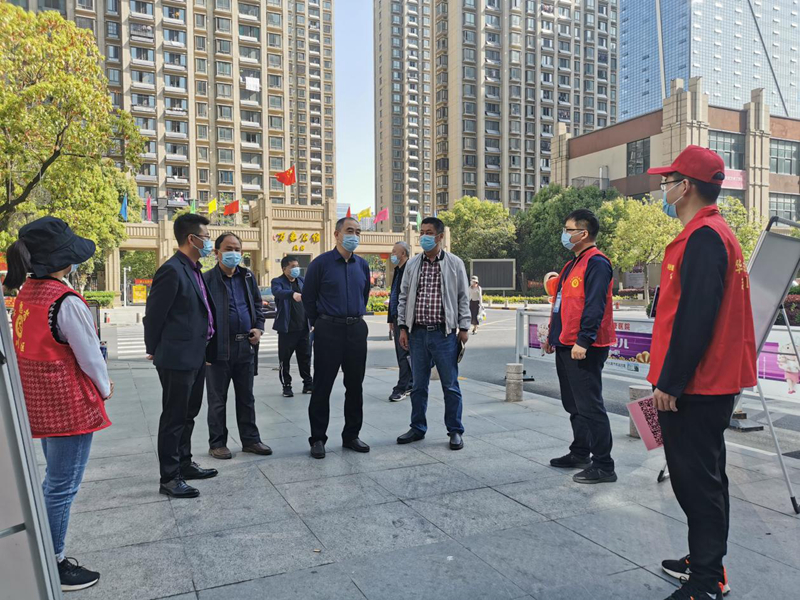 4.8赴置業(yè)公司檢查疫情防控工作.jpg 4.8赴置業(yè)公司檢查疫情防控工作.jpg